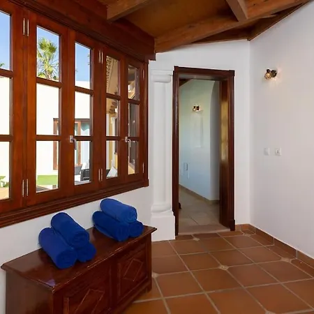 Villa Helen - Heated Pool Wifi Smarttv Barbecue Corralejo